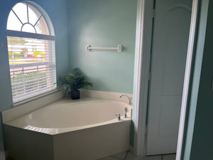 Enchanting: 3-bedroom 2-bathroom on Marco Island FL Hideaway Near Tigertail Beach