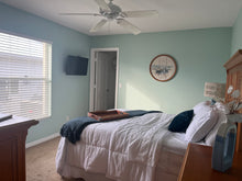 Load image into Gallery viewer, Enchanting: 3-bedroom 2-bathroom on Marco Island FL Hideaway Near Tigertail Beach