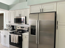Load image into Gallery viewer, Enchanting: 3-bedroom 2-bathroom on Marco Island FL Hideaway Near Tigertail Beach