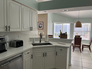 Enchanting: 3-bedroom 2-bathroom on Marco Island FL Hideaway Near Tigertail Beach